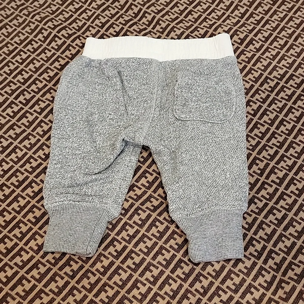 Gap Baby frenchterry Jogger grey and white G 3 - 6 months excellent condition